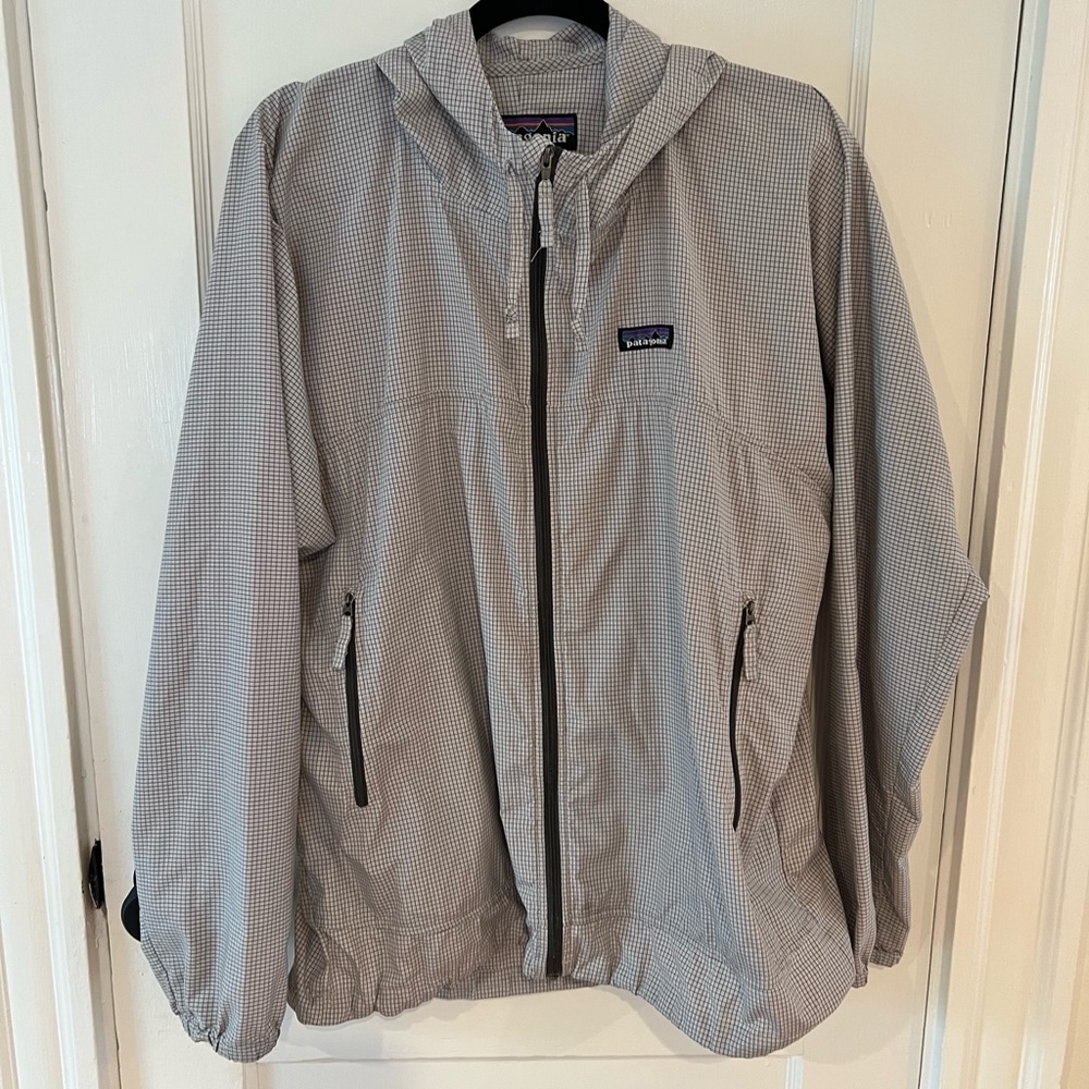 Patagonia lightweight jacket - Men’s large